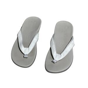 Clarks Brio Sol Flip Flops Women’s Size 12M — Comfortable, Casual, Supportive